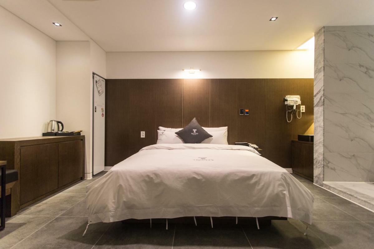 The City Hotel Jeonju Exterior foto